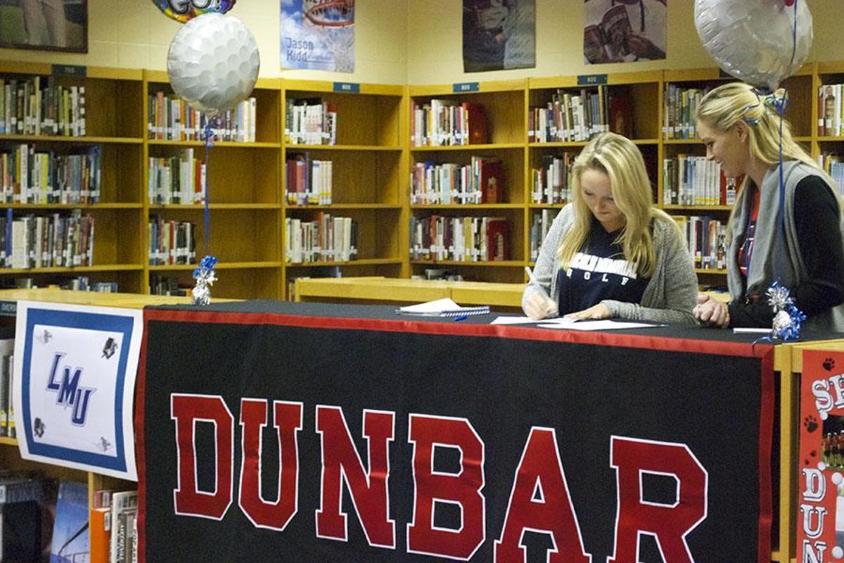 Shelby Campbell signs with Lincoln Memorial University