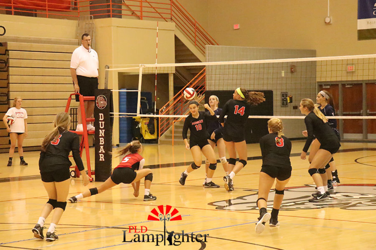 Dunbar+Volleyball+Aces+the+Competition