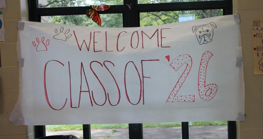 The+freshman+class+was+welcomed+to+Dunbar+with+a+banner+in+the+front+foyer+of+the+building.