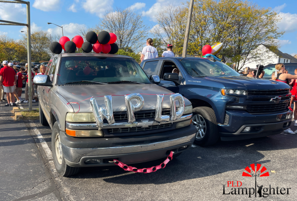 The WPLD truck decorated with balloons for the homecoming parade.